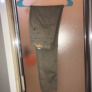 Very cute, comfortable pants for work or everyday